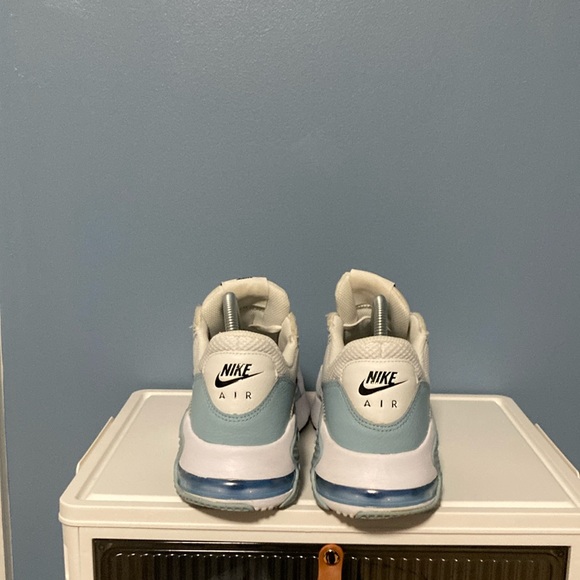 Women’s air max excee - size 10.5W - Picture 5 of 7